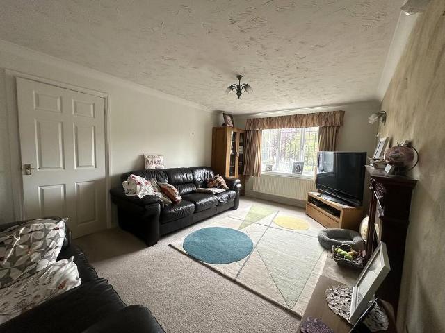 4 bedroom detached house to rent