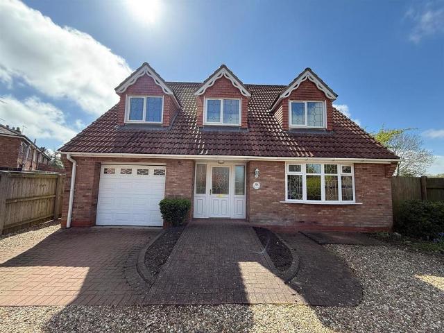 4 bedroom detached house to rent