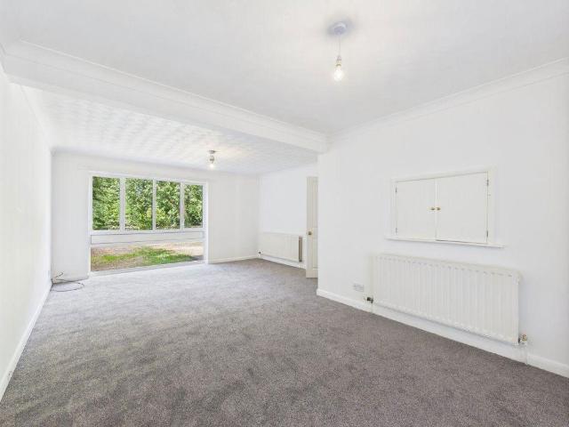 4 bedroom detached house to rent