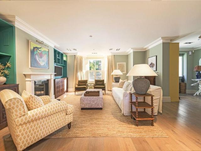 4 bedroom detached house to rent