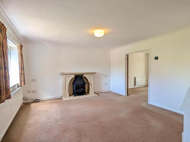 4 bedroom detached house to rent