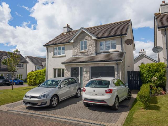 4 bedroom detached house to rent