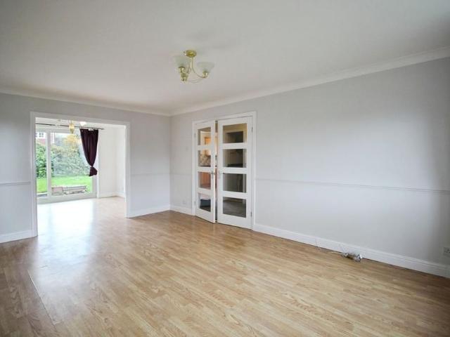4 bedroom detached house to rent