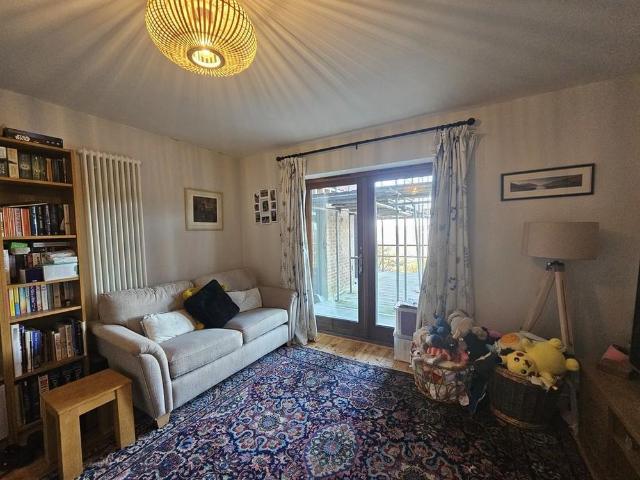 4 bedroom detached house to rent