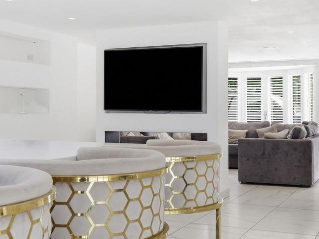 4 bedroom detached house to rent