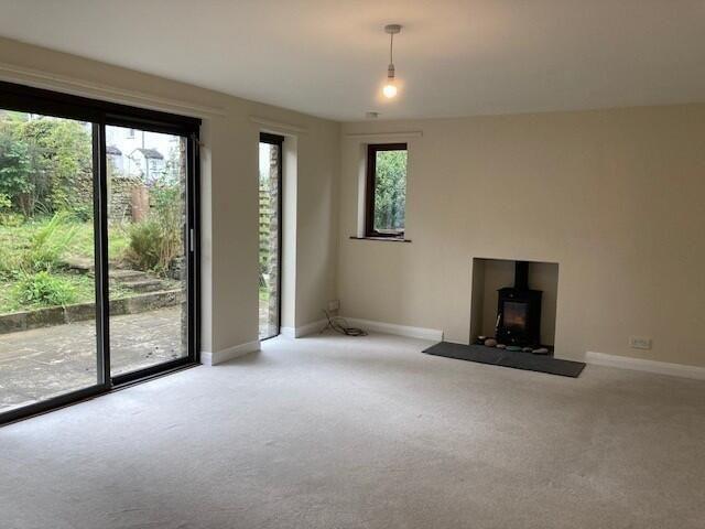 4 bedroom detached house to rent
