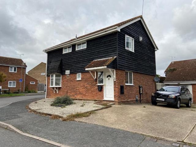 4 bedroom detached house to rent