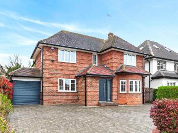 4 bedroom detached house to rent