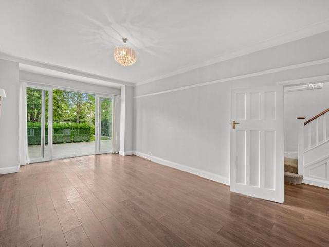 4 bedroom detached house to rent