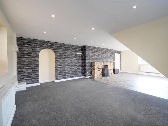 4 bedroom detached house to rent