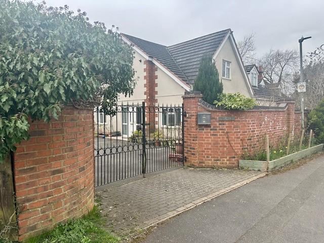 4 bedroom detached house to rent