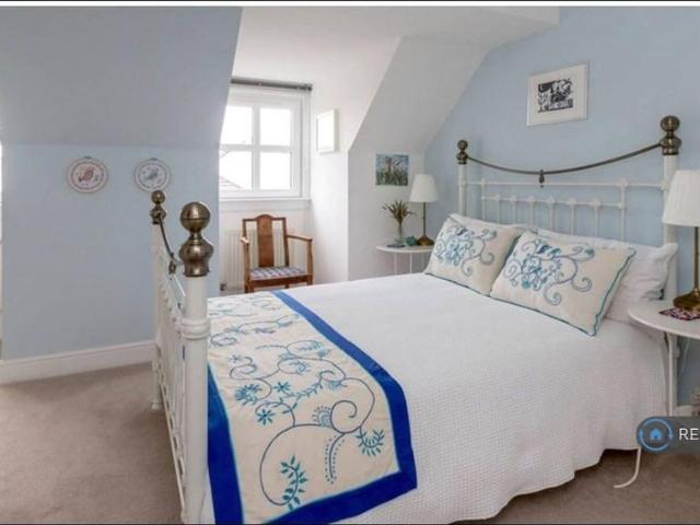 4 bedroom detached house to rent