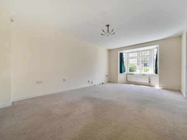 4 bedroom detached house to rent