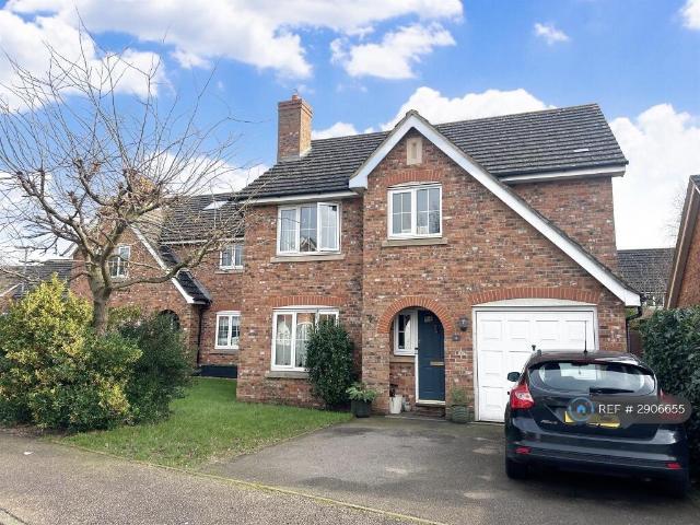 4 bedroom detached house to rent