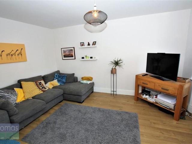 4 bedroom detached house to rent