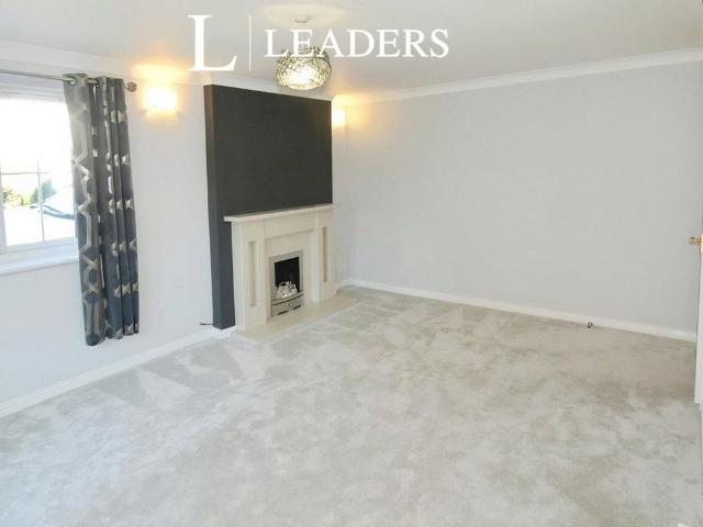 4 bedroom detached house to rent