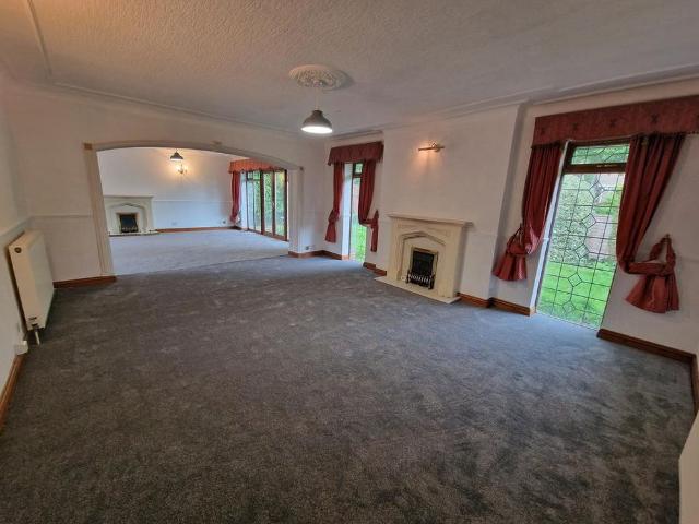 4 bedroom detached house to rent