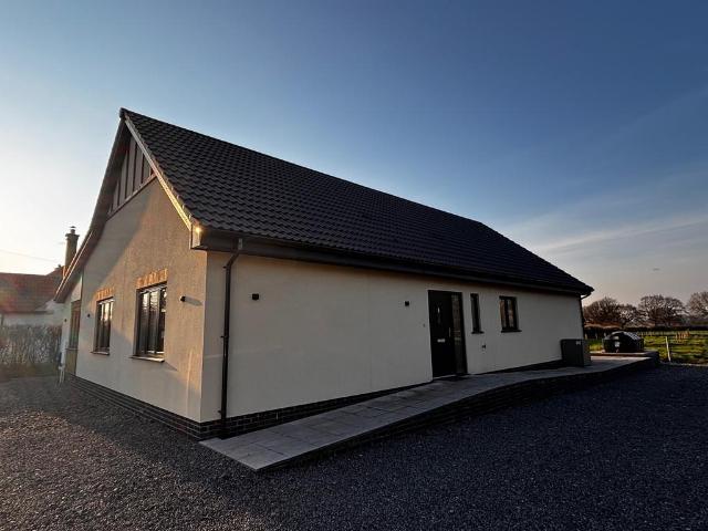 4 bedroom detached house to rent