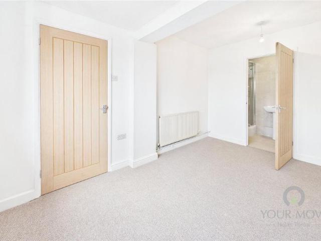 4 bedroom detached house to rent