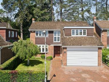 4 bedroom detached house to rent