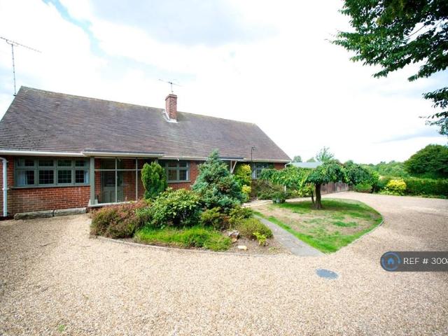 4 bedroom detached house to rent