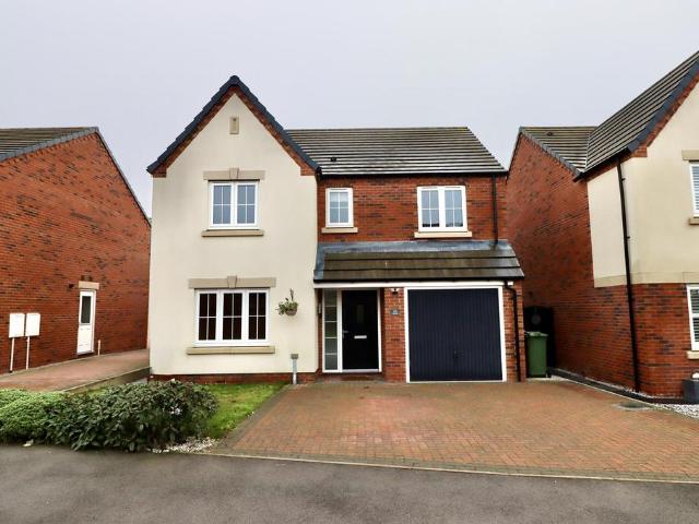 4 bedroom detached house to rent