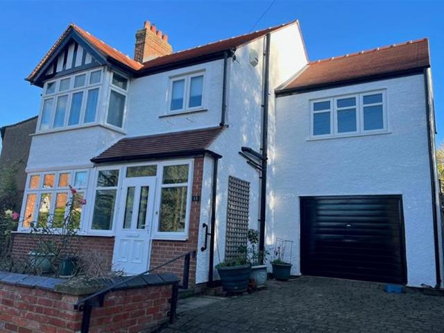 4 bedroom detached house to rent
