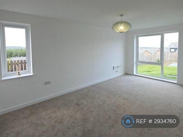 4 bedroom detached house to rent