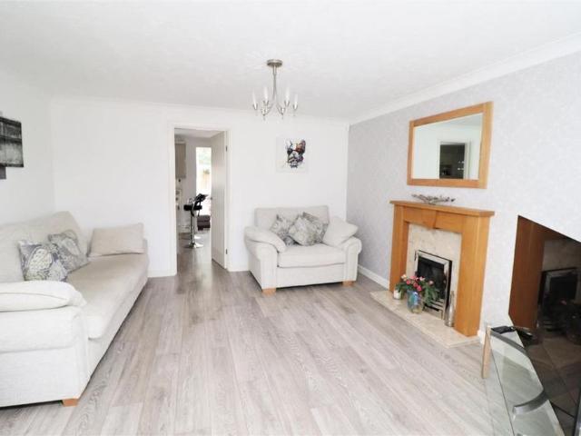 4 bedroom detached house to rent