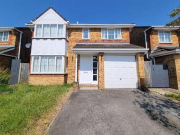 4 bedroom detached house to rent