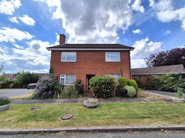 4 bedroom detached house to rent