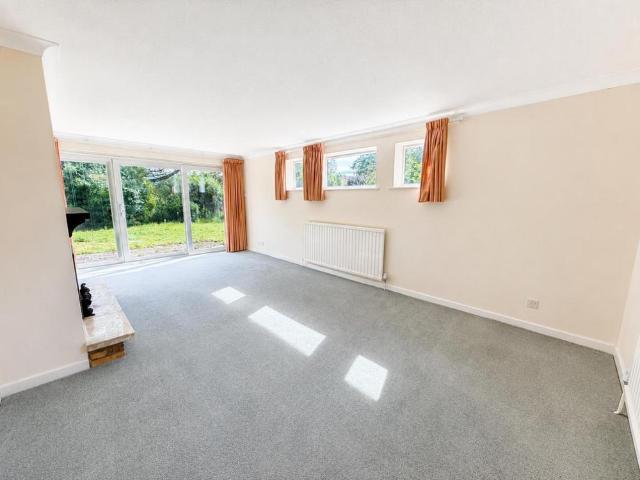 4 bedroom detached house to rent
