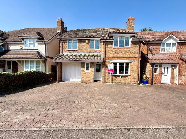 4 bedroom detached house to rent