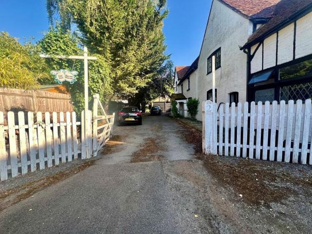 4 bedroom detached house to rent