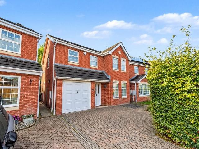 4 bedroom detached house to rent