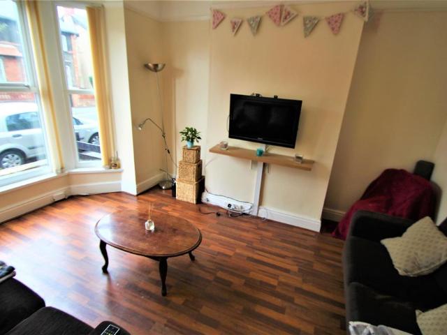 4 bedroom detached house to rent