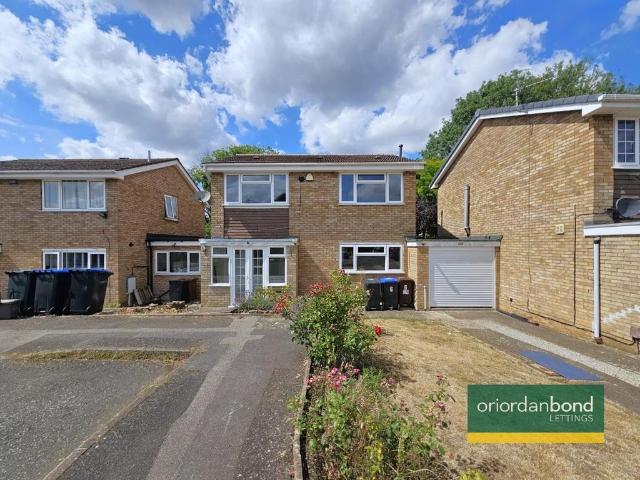 4 bedroom detached house to rent