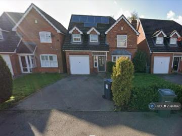 4 bedroom detached house to rent