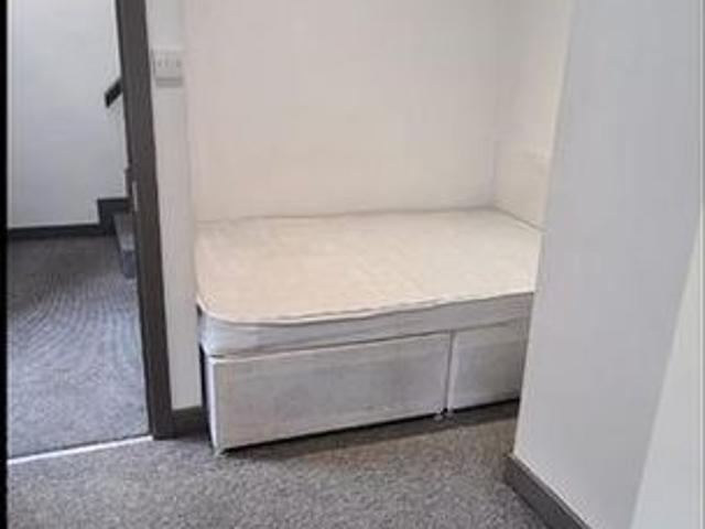 4 bedroom detached house to rent