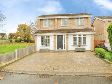 4 bedroom detached house to rent