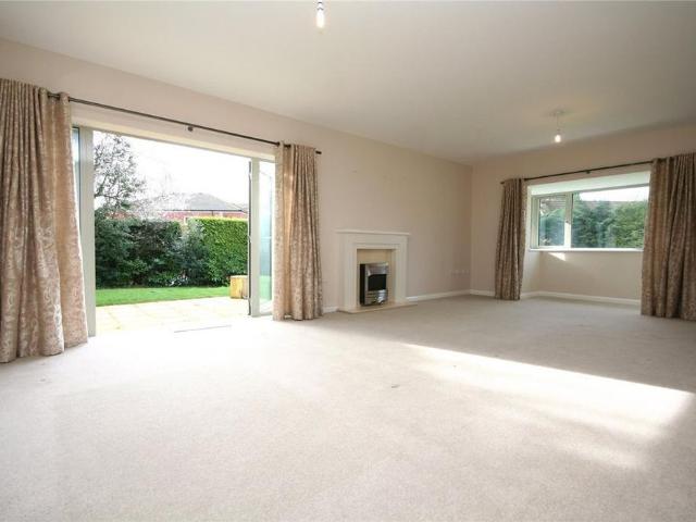 4 bedroom detached house to rent