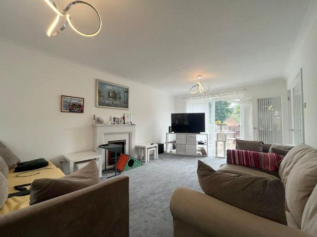 4 bedroom detached house to rent