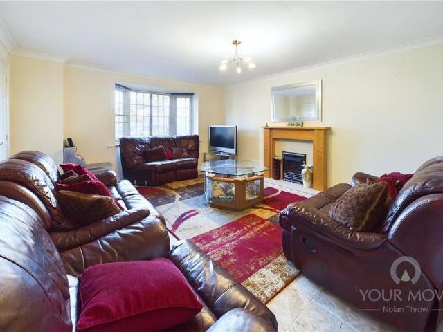 4 bedroom detached house to rent
