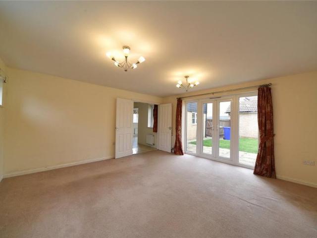 4 bedroom detached house to rent