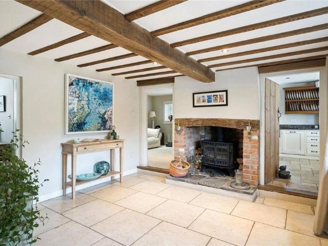 4 bedroom detached house to rent