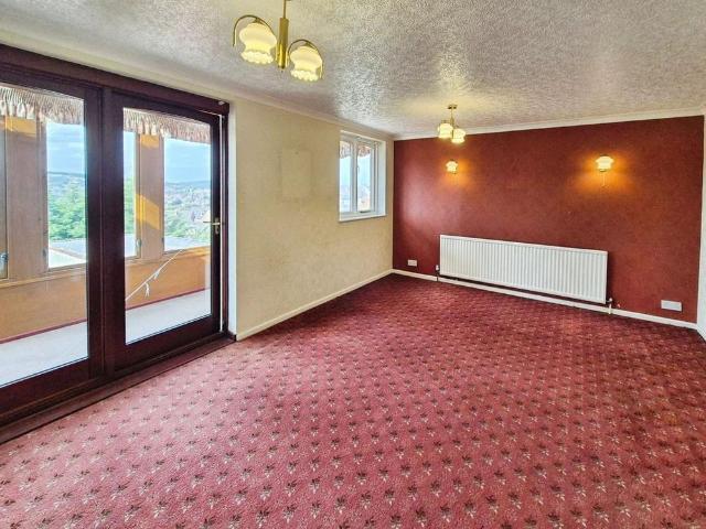 4 bedroom detached house to rent