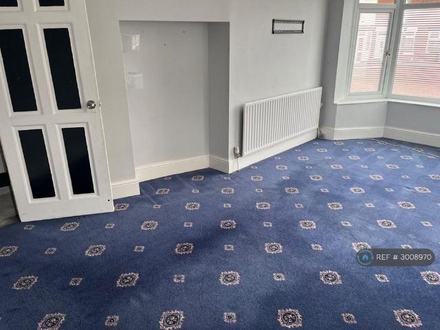 4 bedroom detached house to rent