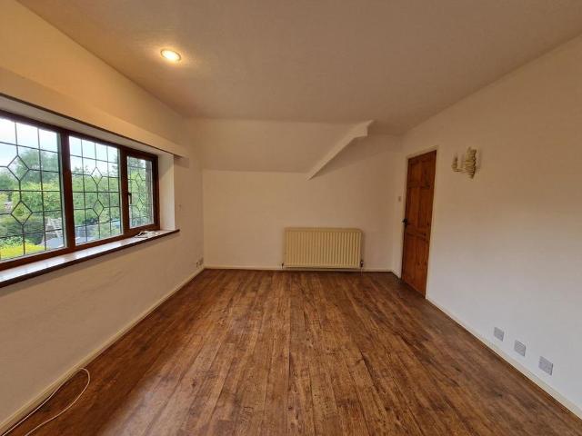 4 bedroom detached house to rent