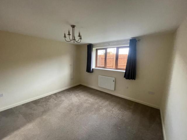 4 bedroom detached house to rent