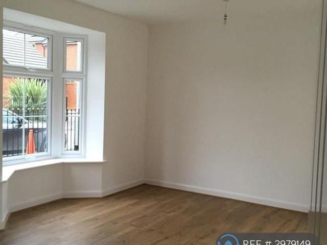 4 bedroom detached house to rent